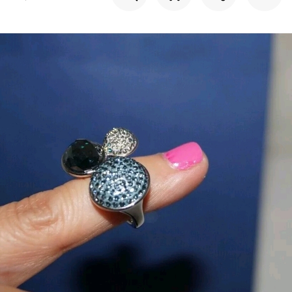 Authentic DANIELSWAROVSKI ToneBIue Crystal Ring - Picture 4 of 10